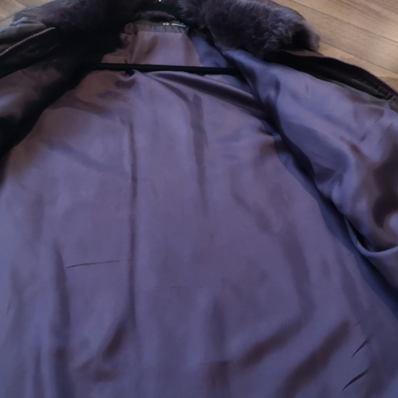 Beautiful aubergine winter jacket with fur details - Picture 13 of 16
